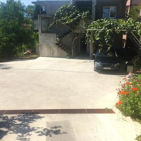Milmaris Apartments Tivat Exterior photo