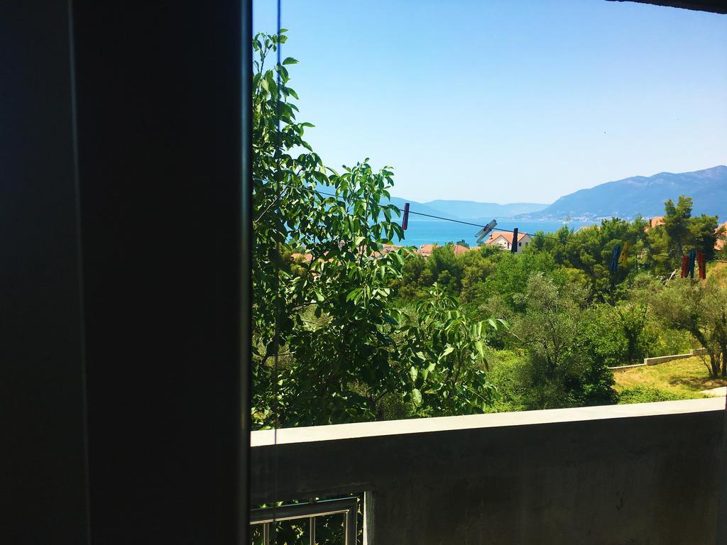 Milmaris Apartments Tivat Exterior photo