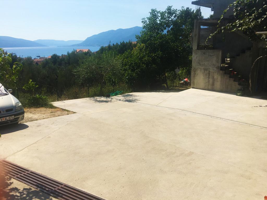 Milmaris Apartments Tivat Exterior photo